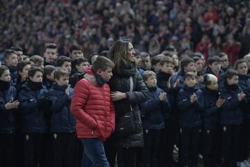 El estadio de El Molinón acoge hoy el funeral por Enrique Castro " Quini ", exjugador del Sporting, con las tribunas abiertas al público
