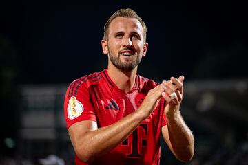 El delantero inglés, tuvo la oportunidad de unirse a un equipo saudí con un contrato sumamente lucrativo, pero optó por rechazar la oferta. En lugar de ello, Kane decidió continuar su carrera en el fútbol europeo, fichando por el Bayern Múnich con el objetivo de ganar títulos importantes y competir en la Liga de Campeones.