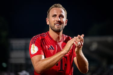El delantero inglés, tuvo la oportunidad de unirse a un equipo saudí con un contrato sumamente lucrativo, pero optó por rechazar la oferta. En lugar de ello, Kane decidió continuar su carrera en el fútbol europeo, fichando por el Bayern Múnich con el objetivo de ganar títulos importantes y competir en la Liga de Campeones.