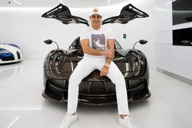El lujoso auto del famoso youtuber Manny Koshbin: $7.000 cada 58 kilómetros de gasto