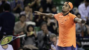 ¿Otro dardo de Kyrgios a Nadal? "La tierra no se debería ni considerar una superficie"