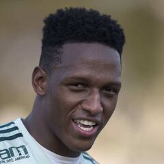 Yerri Mina, hecho: estará mañana o pasado en Barcelona