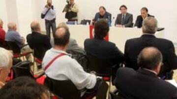 <b>AL MANDO. </b>Jesús Fraile, Raúl Martín Presa y Javier Tebas, en la mesa de la junta de accionistas.