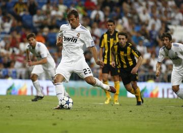 In 2008, Van der Vaart penned a deal with Real Madrid staying in Spain for two seasons and managing 12 goals in his 75 games.