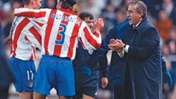 <b>DEDICATORIA</b>. Nano, que se estrenó como goleador en Primera, dedicó su tanto a Manzano que le ha dado la titularidad en el equipo.