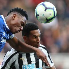 Yerry Mina vuelve a jugar con el Everton tras su lesión