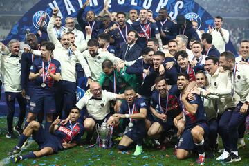 Kylian Mbappé, consigue la Copa de Francia con el PSG tras ganar al Olympique de Lyon.