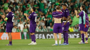 Los jugadores de la Fiorentina, a la conclusión del partido de ida ante el Betis.