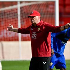 Pepe Mel: “El libro del Almería es más parecido a Harry Potter”