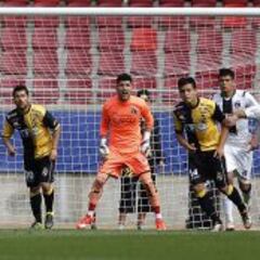 Paulo Díaz volvió a sufrir una lesión en Colo Colo