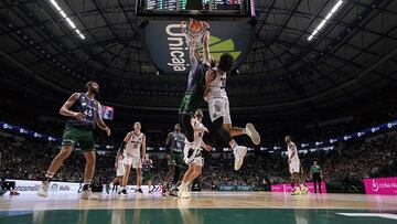 Mate de Osetkowski ante Brodric Thomas.