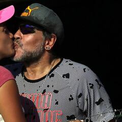 La novia de Maradona: "A Madrid, ¡a ver ganar al Nápoles!"