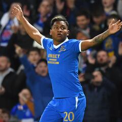 Alfredo Morelos, un aficionado más en Sevilla