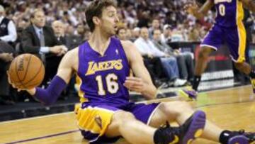 "Estamos muy interesados en que Pau Gasol siga en los Lakers"