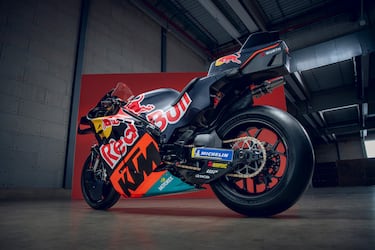 Detalle de la KTM RC16, la motocicleta con la que la marca austriaca buscará vencer a Ducati tras un dominio de 5 años por parte de la marca italiana.