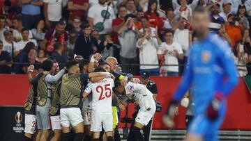 Celebración sevillista, con medias negras.