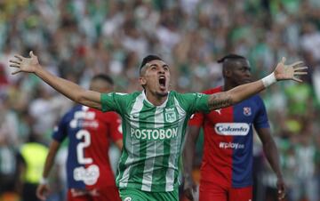 Cucchi, Arregui, en contra, Barrera y Barcos, en dos oportunidades, anotaron para los verdes. Por los rojos convirtieron Murillo y Cano.