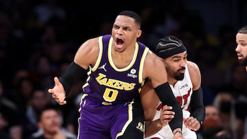 Russel Westbrook’s decision-making and passes have been under fire all season, and here we can see why, as this careless throw ended up in a turnover.