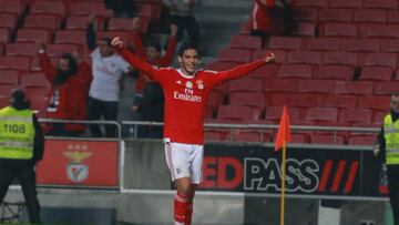 El delantero mexicano le dio al Benfica el pase a la final de Copa