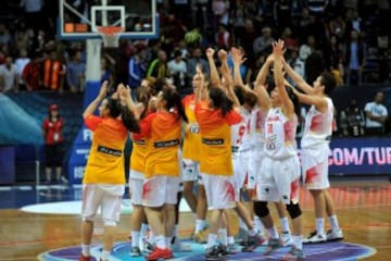 Las españolas celebran el pase a la final. 