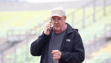 Cuartos de final, Copa Chile 2022.
El presidente de Universidad Catolica Juan Tagle es fotografiado durante el partido de vuelta de los cuartos de final de la Copa Chile contra Universidad de Chile disputado en el estadio Elias Figueroa de Valparaiso, Chile.
28/09/2022
Raul Zamora/Photosport
Football, Universidad Catolica vs Universidad de Chile.
2022 Copa Chile Championship.
Universidad Catolica's preseident Juan Tagle, right, is pictured during the second leg quarterfinal match of the Copa Chile Championship against Universidad de Chile held at the Elias Figueroa stadium in Valparaiso, Chile.
28/09/2022
Raul Zamora/Photosport