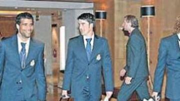 <b>TRES HORAS TARDE. </b>El Deportivo aterrizó en Madrid con casi tres horas de retraso. Llegaron al hotel a las once y cuarto de la noche.