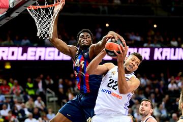 Walter Tavares, con 39 de de valoración, decisivo en la victoria blanca. El Real Madrid gana 66-78 al Barcelona y se mete en la final.