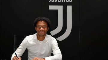 Juan Guillermo Cuadrado renovó su contrato con Juventus hasta 2022.