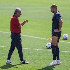 Pepe, un cuarentón frente a la guardería del Mundial