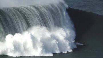 Ross Clarke Jones, sesi&oacute;n de surf en olas gigantes en Nazar&eacute; en febrero del 2018.