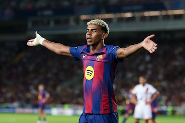 Lamine Yamal reacciona a una jugada durante el partido de la segunda jornada de la Fase de la UEFA Champions League 2025/26.