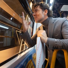 David Bisbal irrumpe en Metro de Madrid al ritmo de ‘El burrito sabanero’