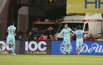 0-1. Messi celebró el primer gol.