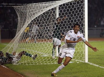 El mejor futbolista de Irak. Lideró a su selección en la Copa de Asia que consiguió el equipo mesopotámico.