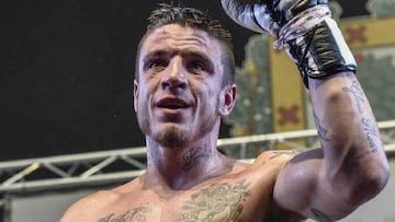 Kerman Lejarraga celebra la victoria en Bilbao.