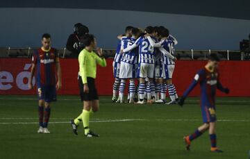 1-1. Mikel Oyarzabal celebr¨® el primer gol que anot¨® de penalti.