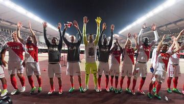 Los jugadores del Mónaco celebran la victoria ante el Lille.
