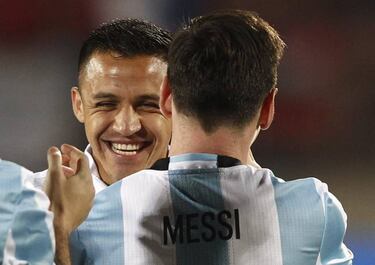 Messi y Agüero valen más
que todo el plantel de Chile