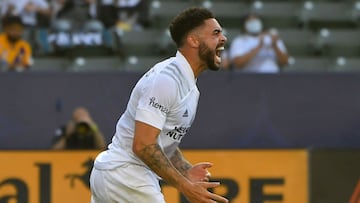 El defensa atacó de manera violenta en el encuentro de LA Galaxy y Portland Timbers al peruano que se perderá el resto de la temporada.