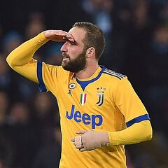 Higuaín tira con bala tras su gol: "No vi al presidente del Nápoles, debía estar escondido"