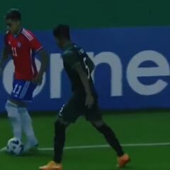 La jugada de lujo de Cruz ante Bolivia: ¡doble túnel!