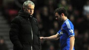 Mata deja el campo durante el partido contra el Southampton, el 1 de enero.