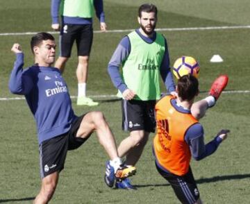 Durante el entrenamiento jugaron un partidillo, y Bale apunta a titular.