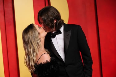 Sonrisas y estatuillas destacan en las “afterparty” de los Oscars