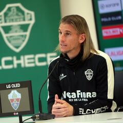 “Si queremos ir a por el ascenso directo, debemos sumar en Santander”