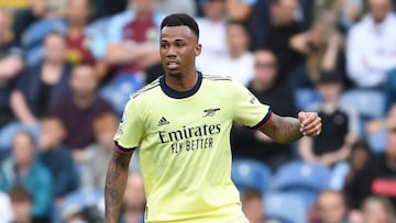 Gabriel Magalhães en un partido de Arsenal en la Premier League