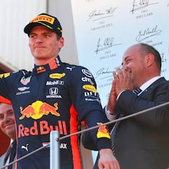 Max Verstappen supera a los dos Ferrari también en el Mundial