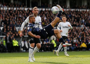 Leeds United del técnico Marcelo Bielsa cayó 4-2 ante los Derby County que son dirigidos por el exfutbolista Frank Lampard