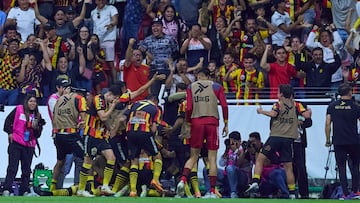 Arturo Ledesma celebrates his goal 1-0 of Leones Negros during the final second leg match between Leones Negros de la UDG and Jaiba Brava de Tampico Madero as part of the Liga BBVA Expansion MX, Torneo Clausura 2025 at Jalisco Stadium on May 24, 2025 in Guadalajara, Jalisco, Mexico.