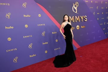 Selena Gomez durante la alfombra roja de los premios Emmys 2024 celebrados en el teatro Peacock de Los Ángeles.